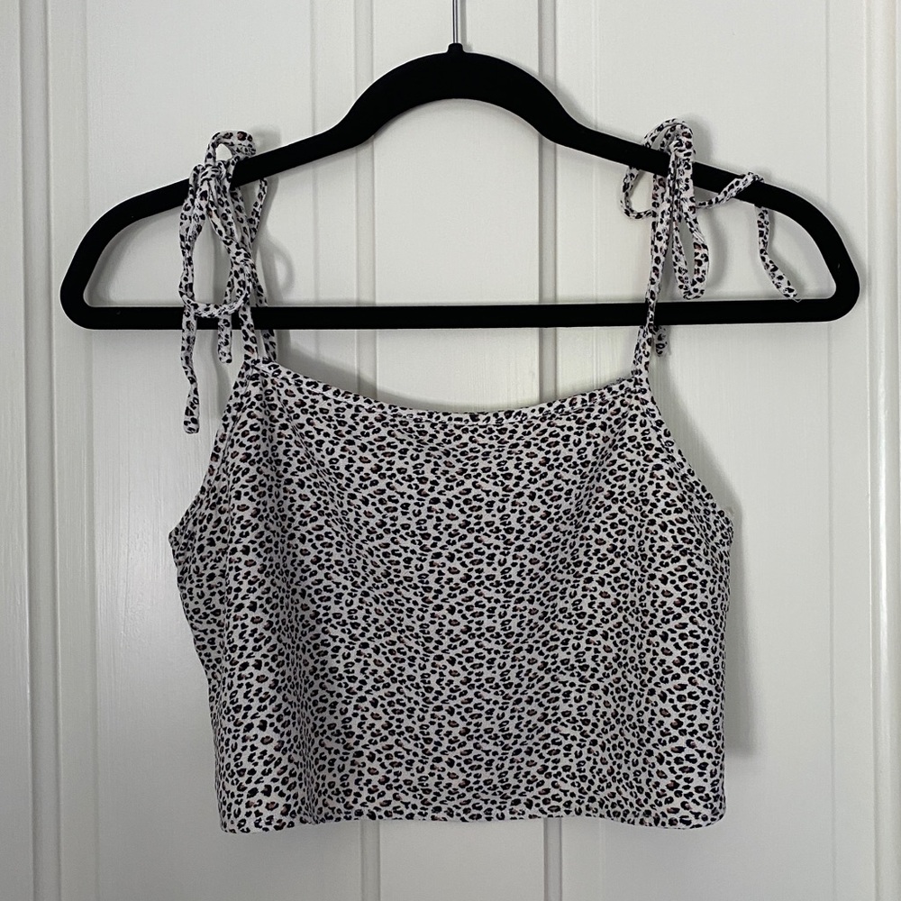 Lottie Moss cheetah crop top!